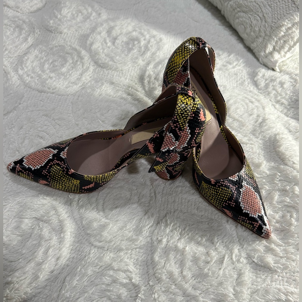 Women’s size 7 1/2 Leather Snake Heels